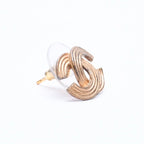 Chanel CC Logo Shape Stud Earrings Rib Texture 00 Gold Metal — view 3