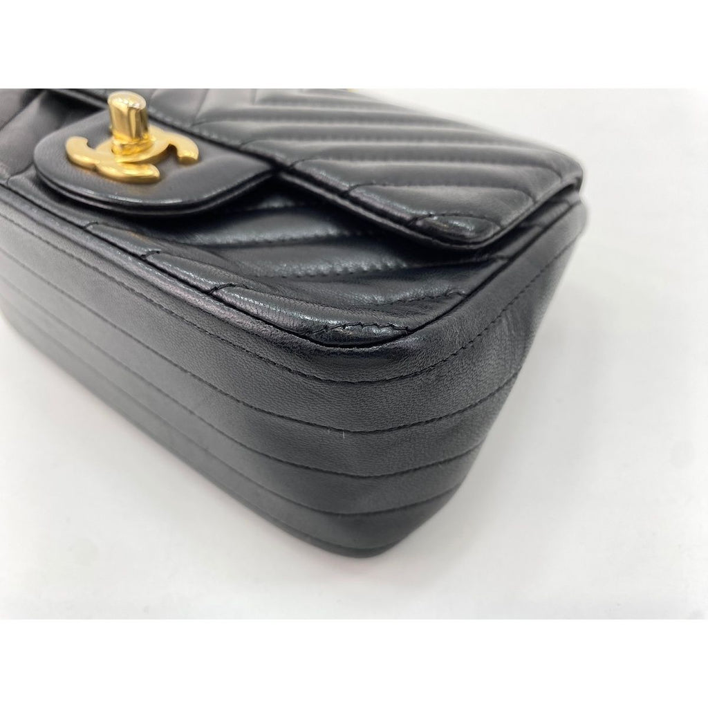 Chanel Shoulder Bag Mini Quilted — view 7