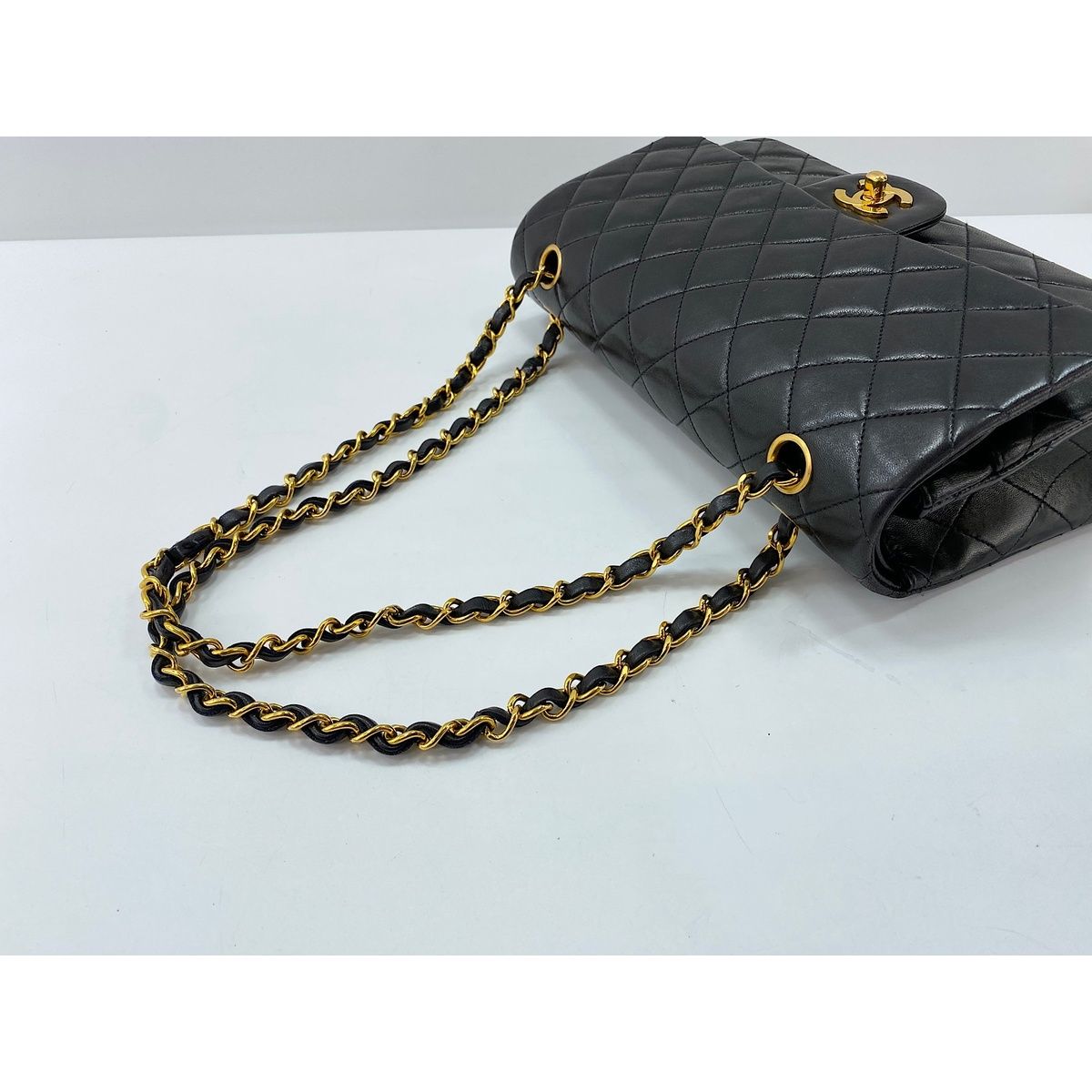 Chanel Shoulder Bag Quilted 25 — view 8