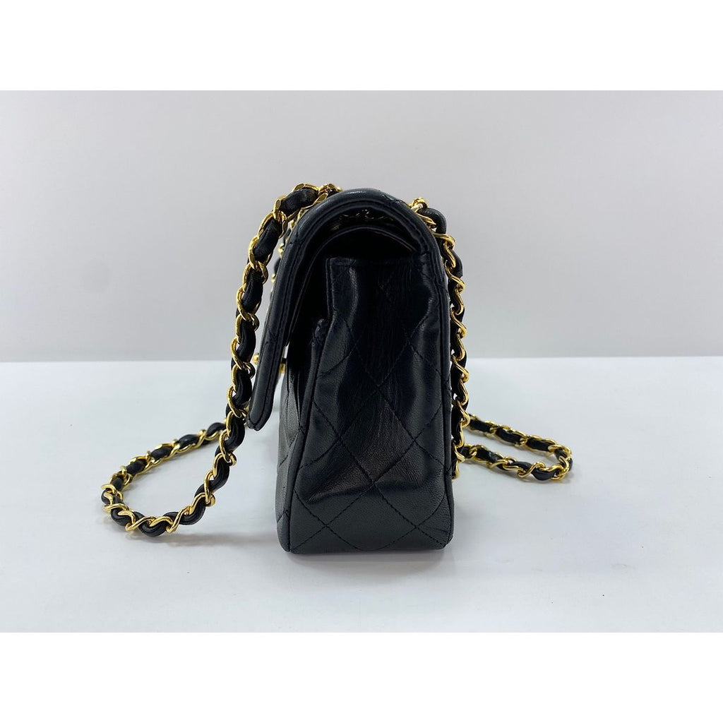 Chanel Shoulder Bag Quilted 23 — view 4