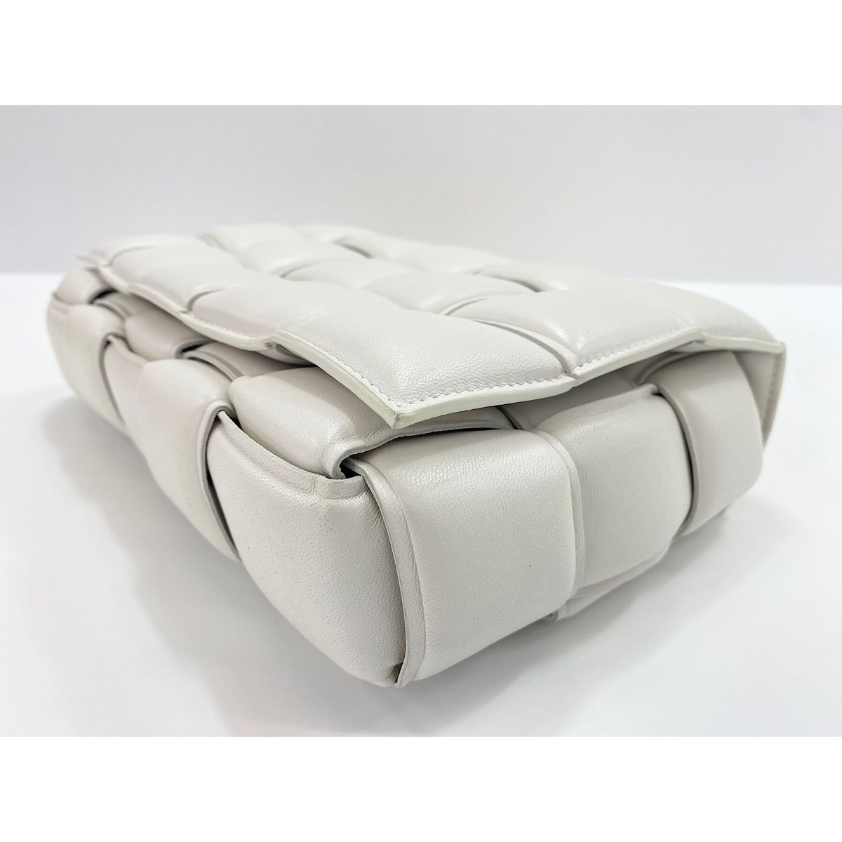 Bottega Veneta Handbag 2-Way Cassette — view 8
