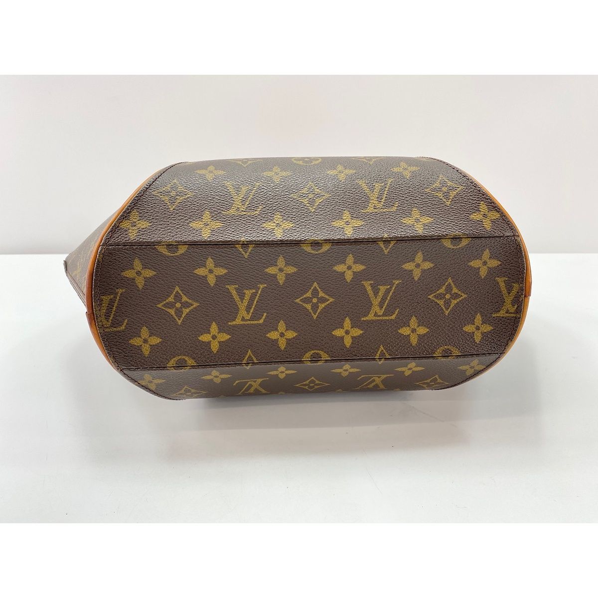 Louis Vuitton Handbag Ellipse MM — view 6