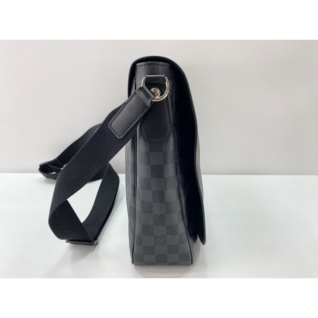 Louis Vuitton Shoulder Bag Daniel MM — view 4