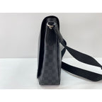 Louis Vuitton Shoulder Bag Daniel MM — view 3