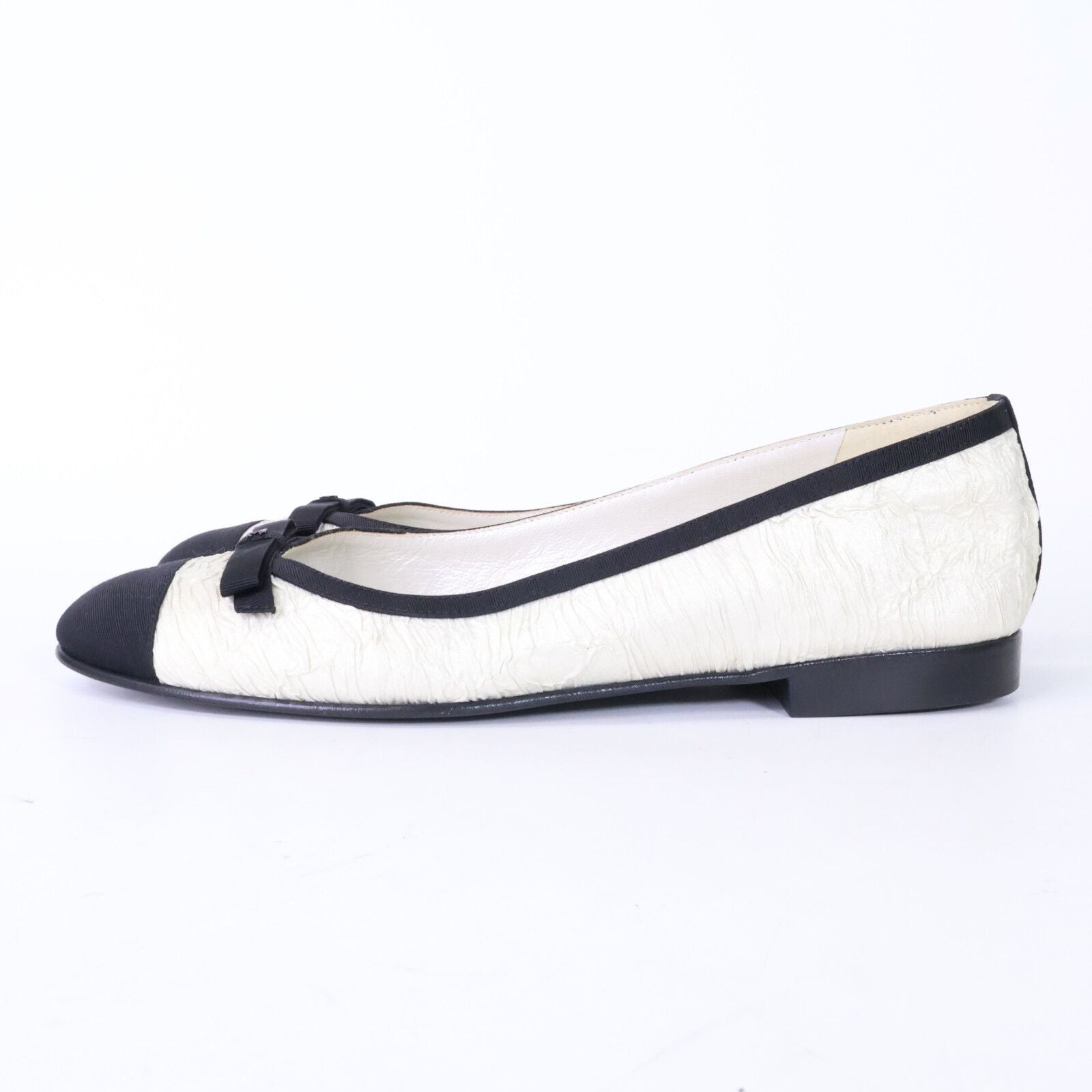 Chanel CC Logo Ribbon Ballet Shoes 39c — view 2