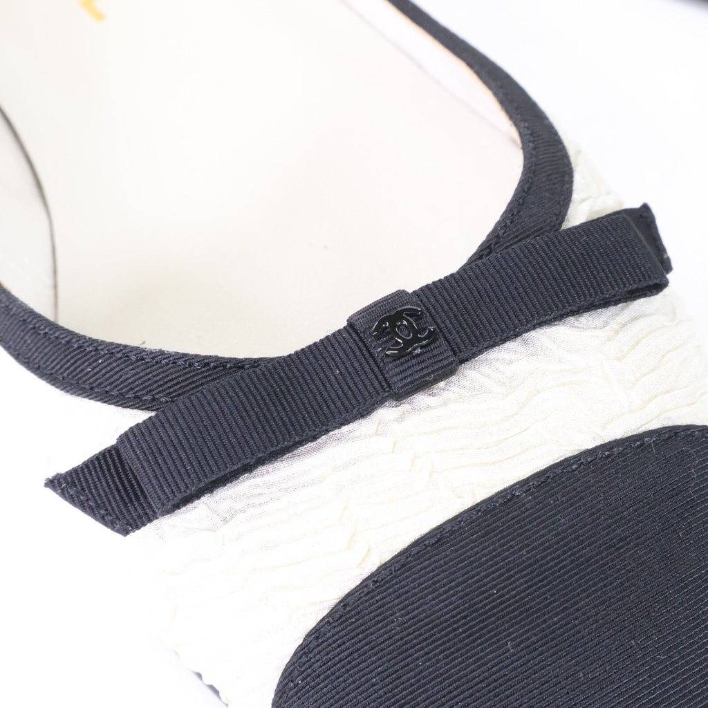 Chanel CC Logo Ribbon Ballet Shoes 39c — view 9