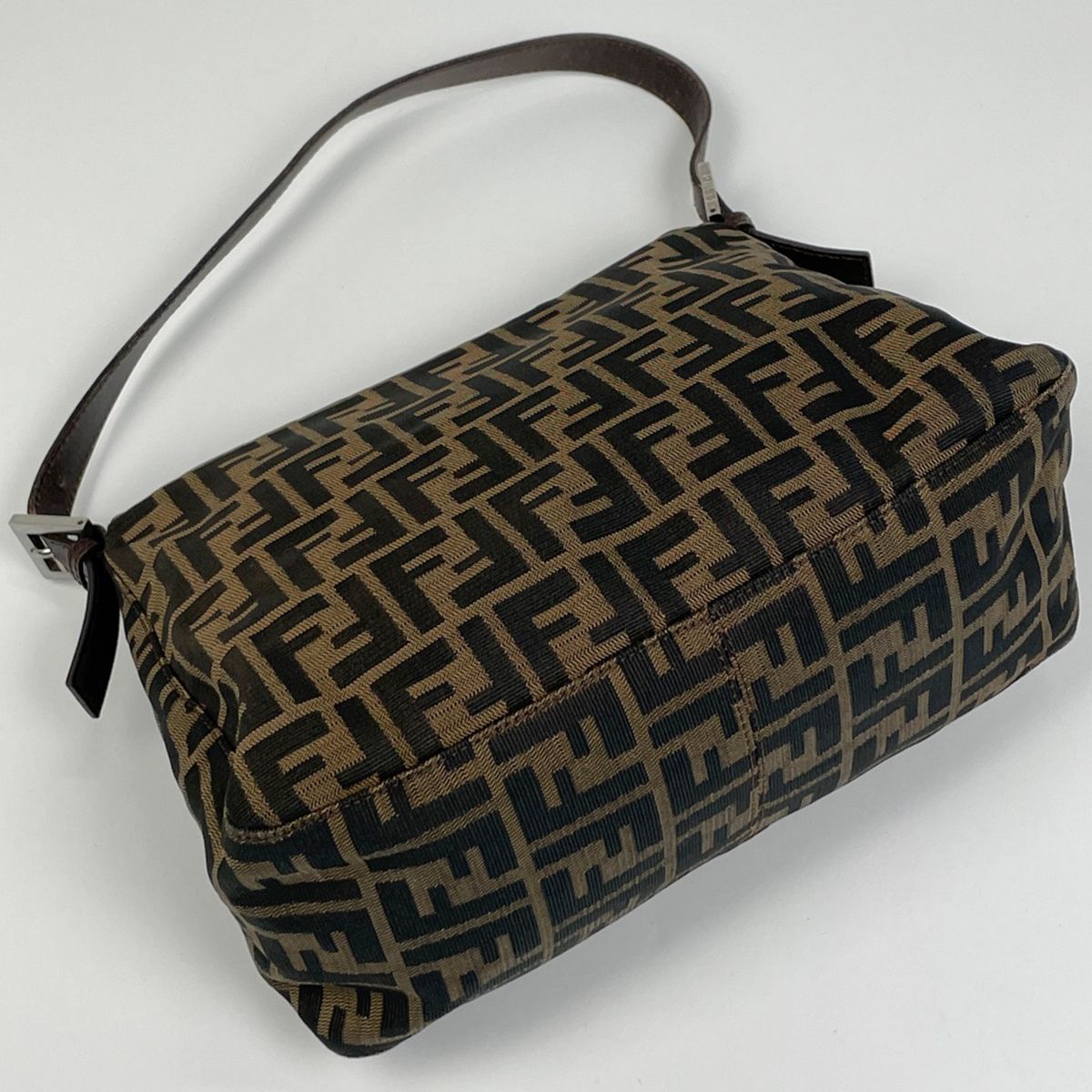 Fendi Zucca Pattern Shoulder Bag Mamma Baguette Canvas Brown — view 2
