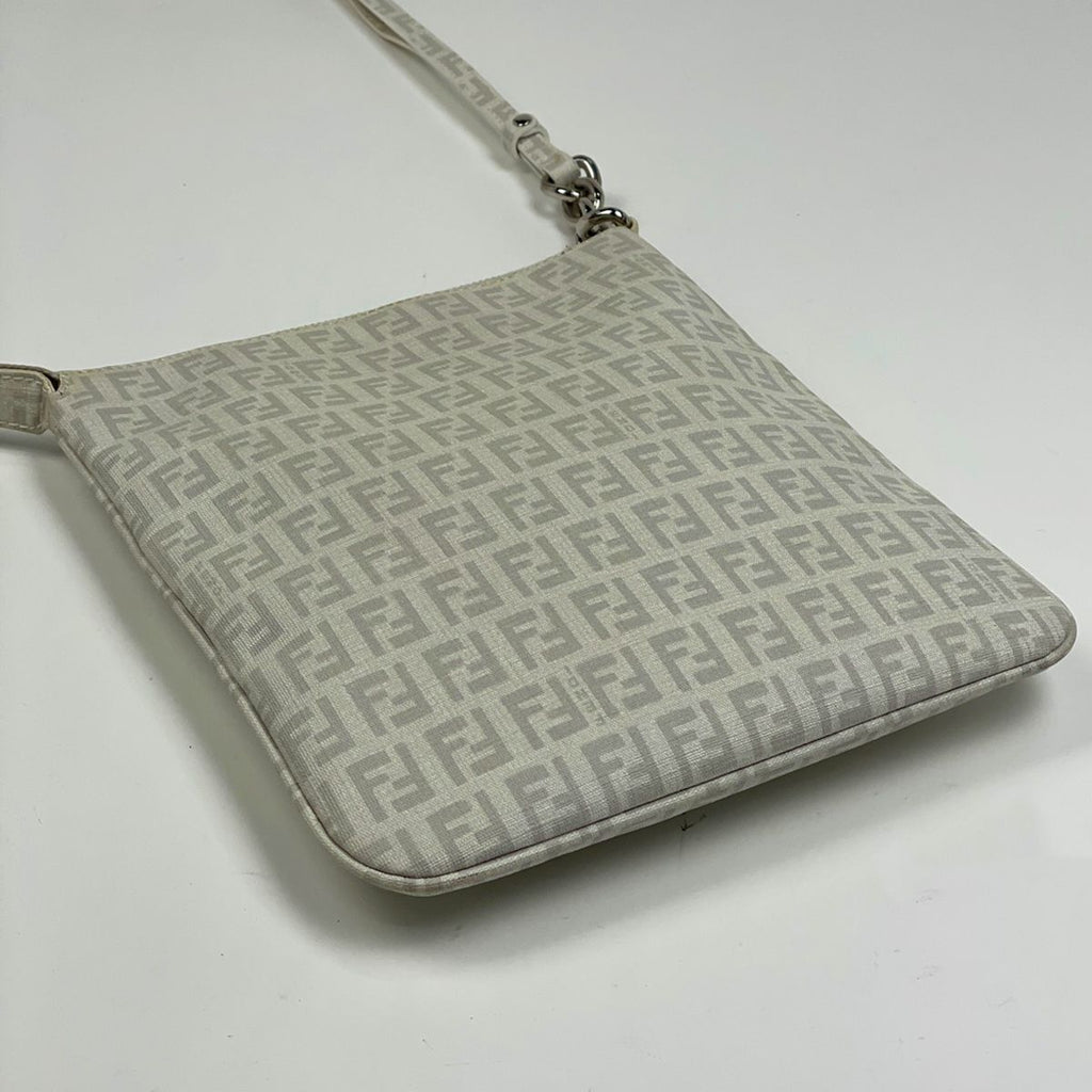 Fendi Zucchino Pattern Chain Shoulder Bag Logo All Over Crossbody White — view 2