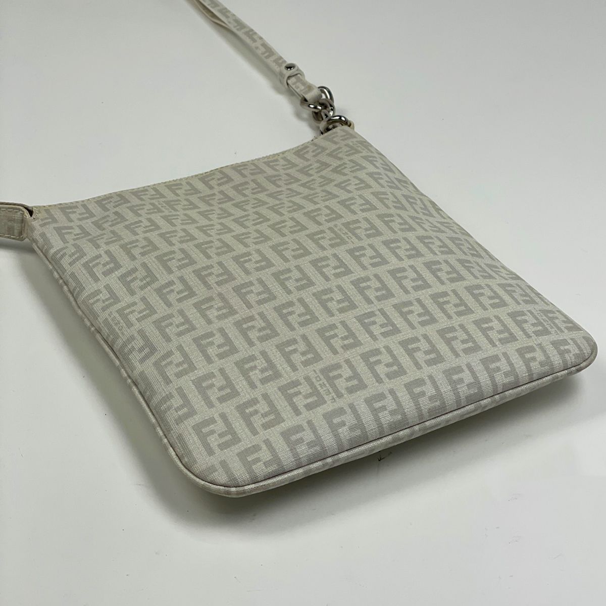 Fendi Zucchino Pattern Chain Shoulder Bag Logo All Over Crossbody White — view 2
