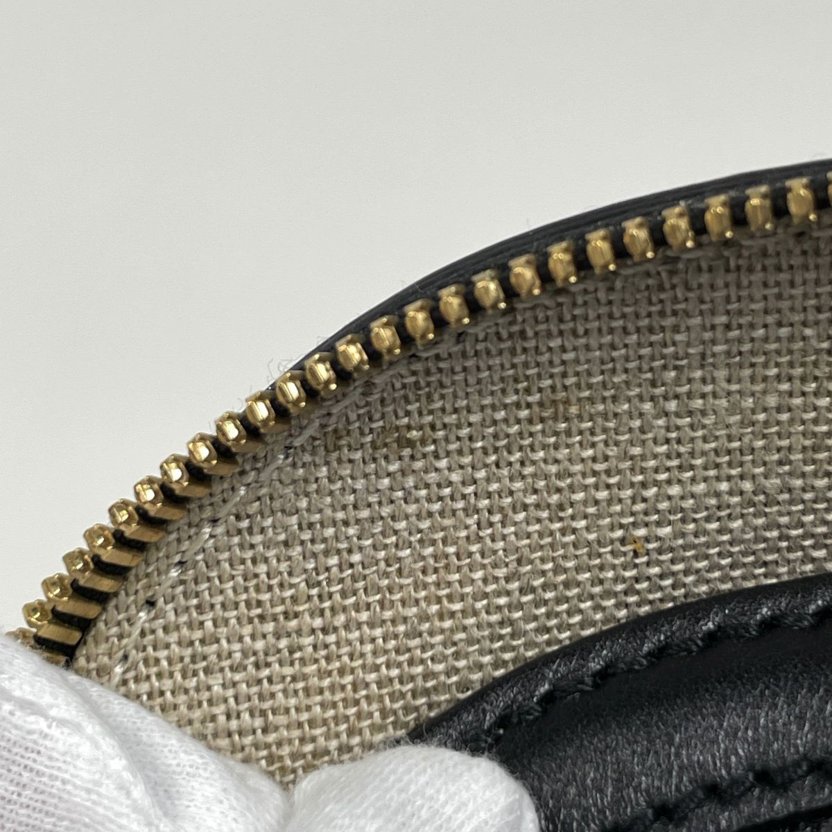Gucci Micro Guccissima 2-Way Shoulder Bag Signature Leather Black — view 9