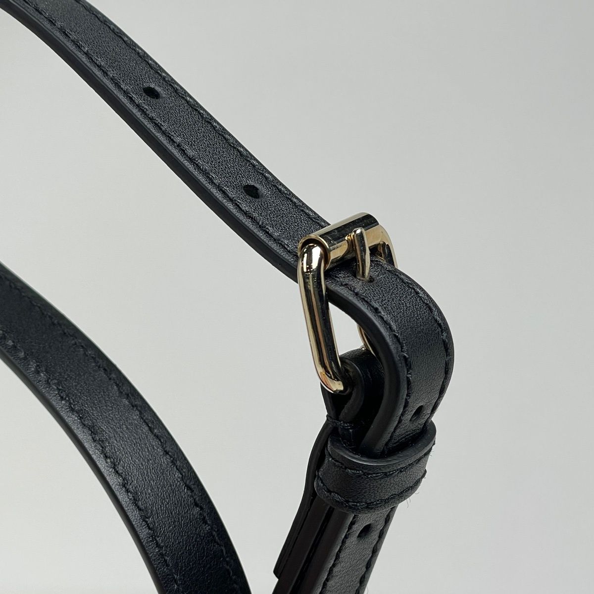 Gucci Micro Guccissima 2-Way Shoulder Bag Signature Leather Black — view 8
