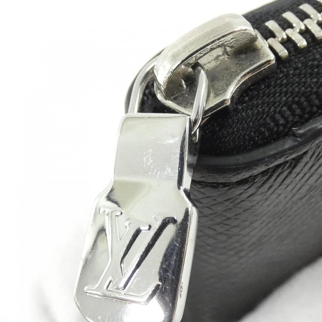 Louis Vuitton Taiga Zippy Wallet Horizontal — view 6