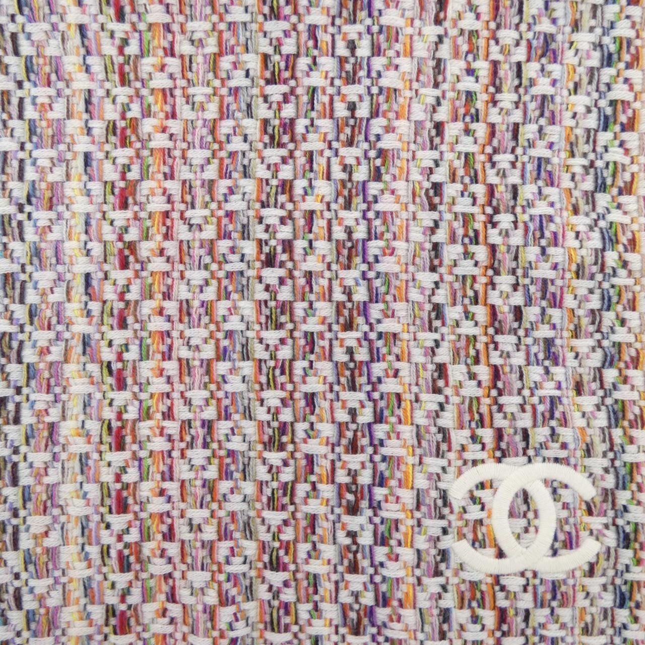 Chanel Scarf White — view 4