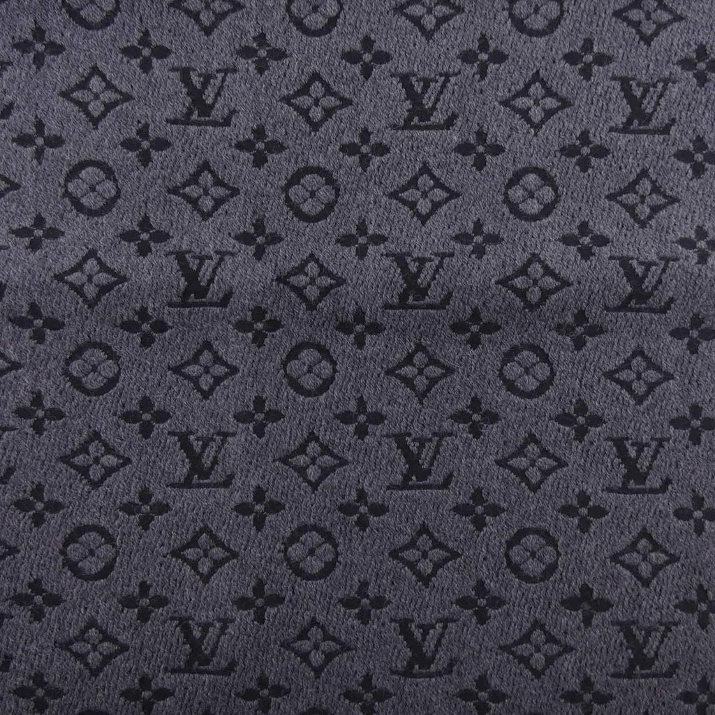 Louis Vuitton Monogram Classic Scarf — view 4