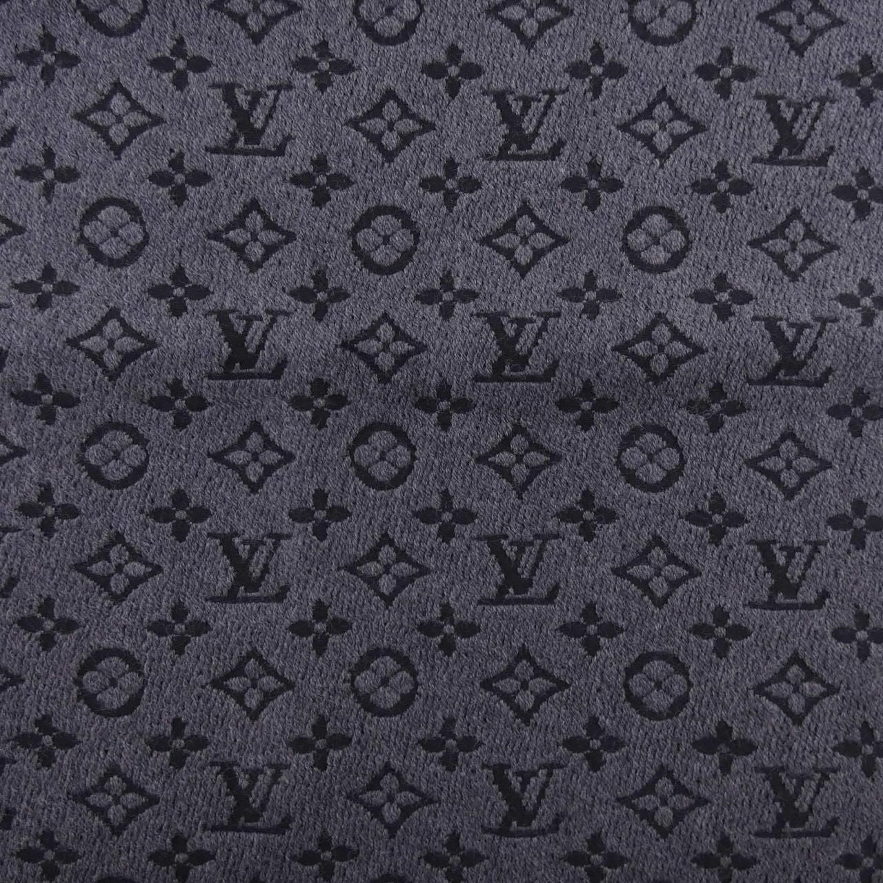 Louis Vuitton Monogram Classic Scarf — view 4