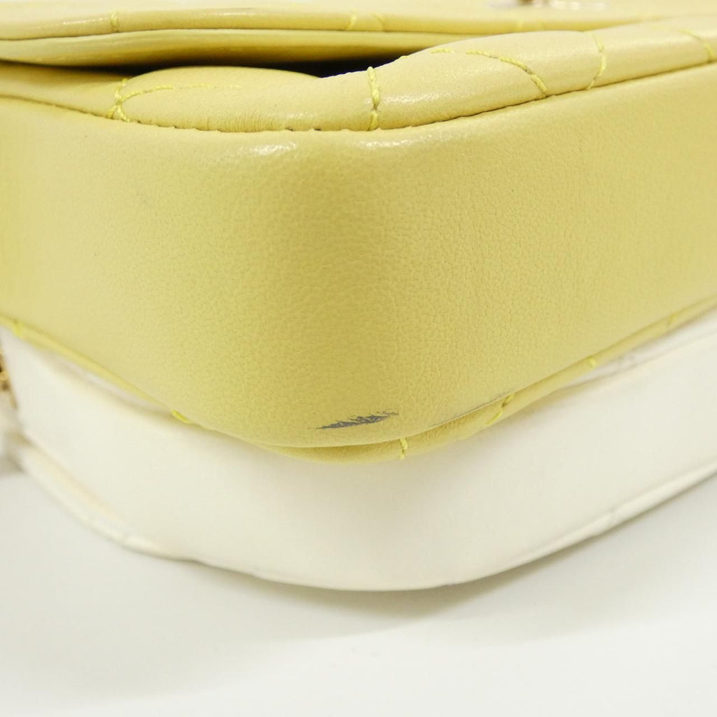 Chanel Shoulder Bag Yellow — view 3
