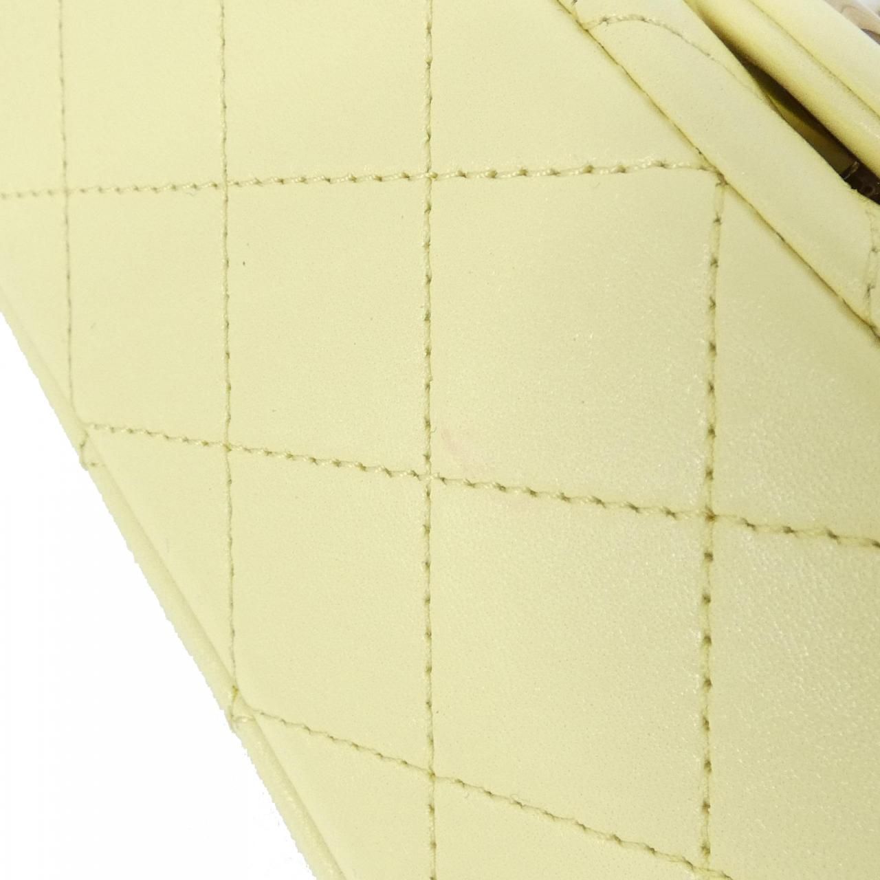 Chanel Shoulder Bag Yellow — view 3
