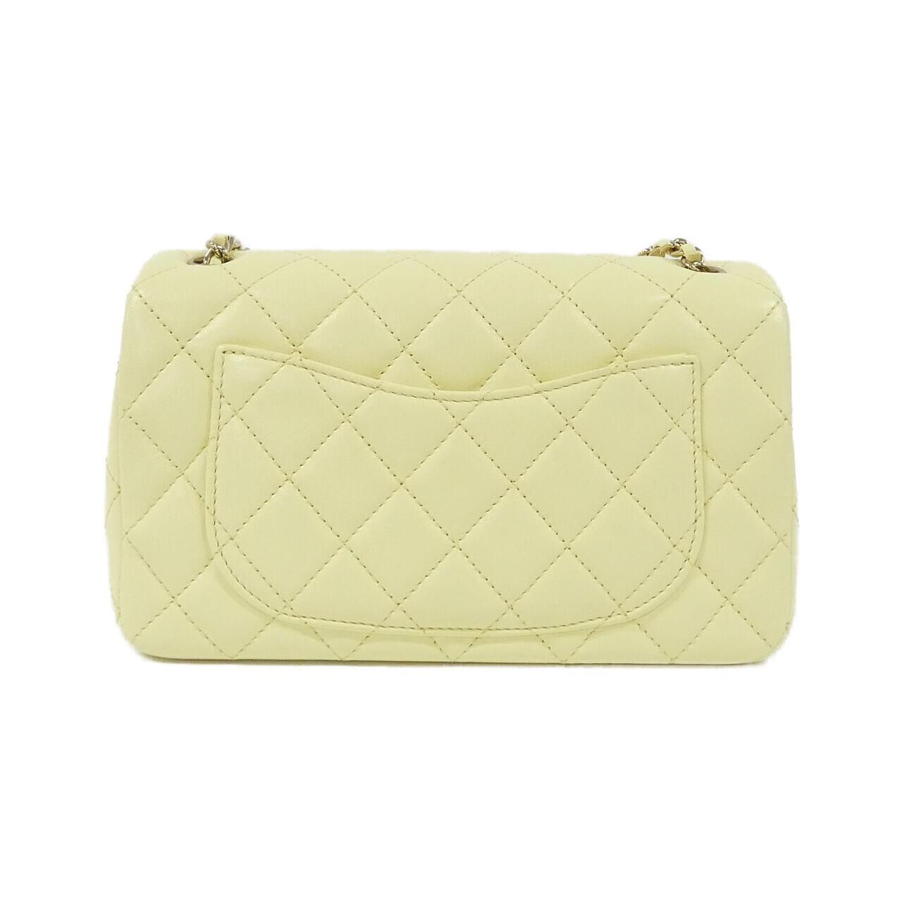 Chanel Shoulder Bag Yellow — view 2