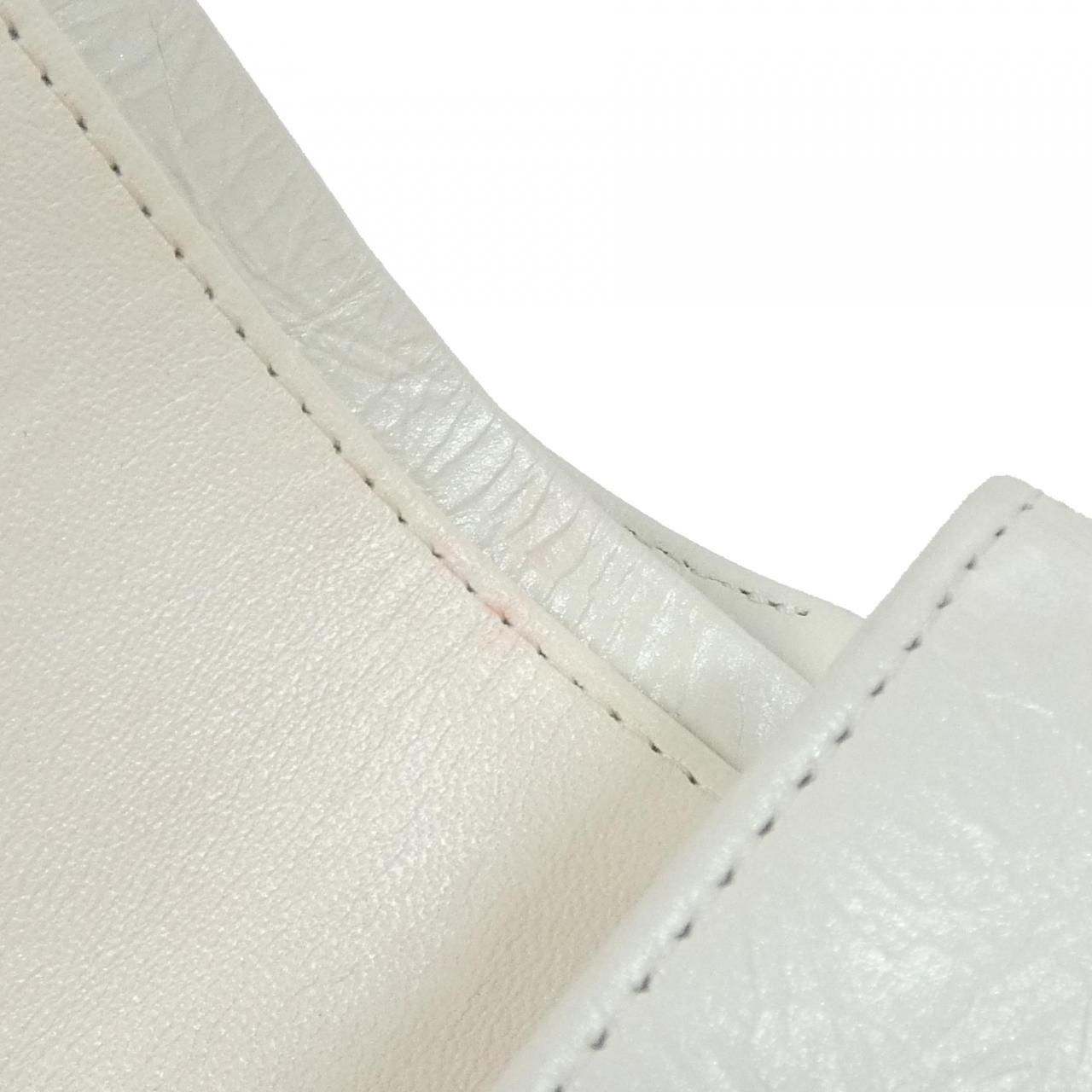 Chanel Shoulder Bag White — view 8