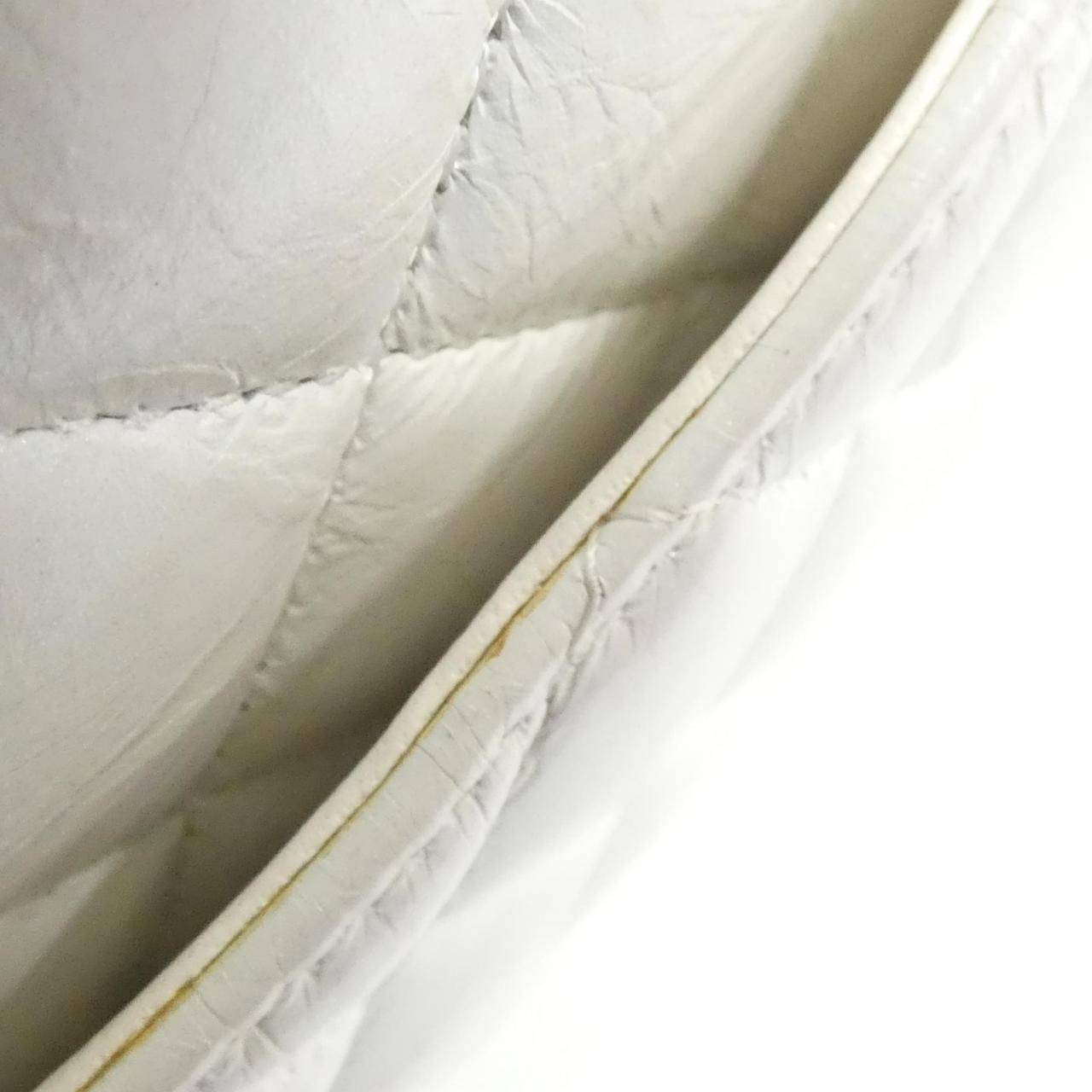 Chanel Shoulder Bag White — view 4