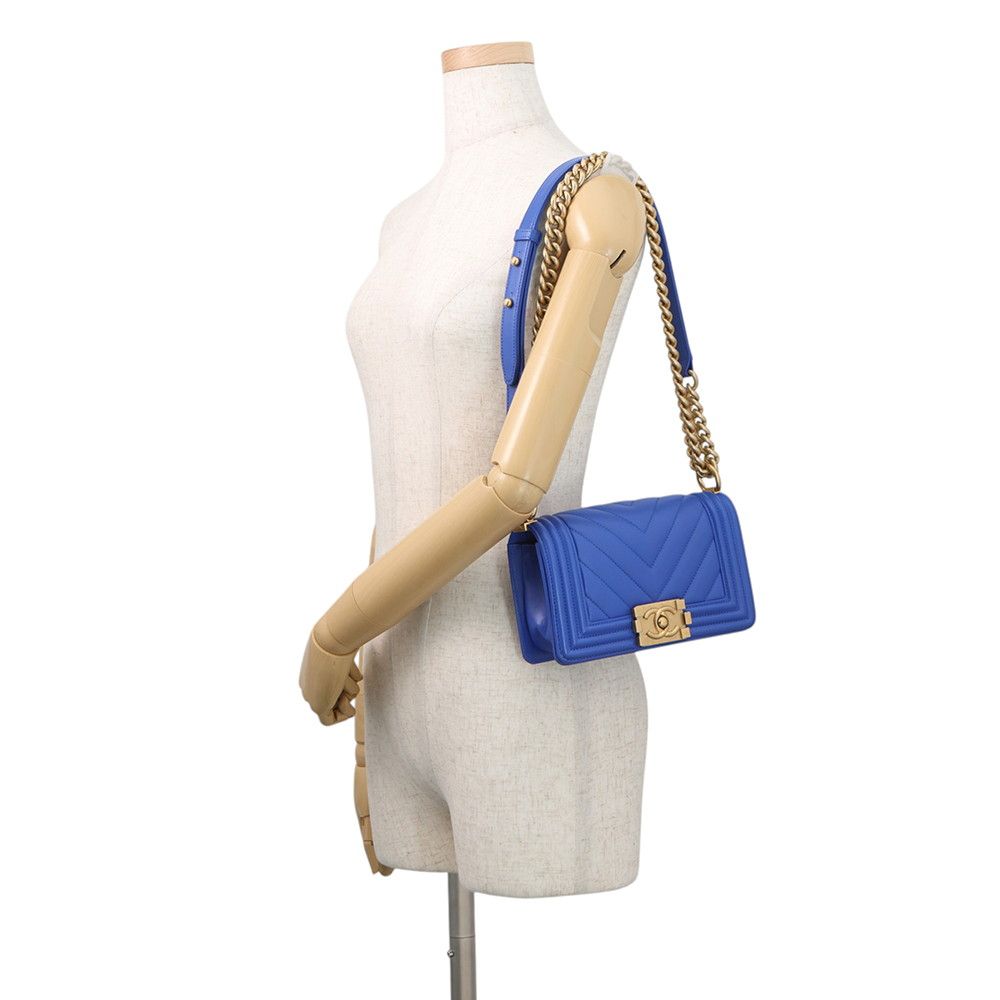 Chanel Chain Shoulder Bag Boy Small Quilted CC Logo — view 4