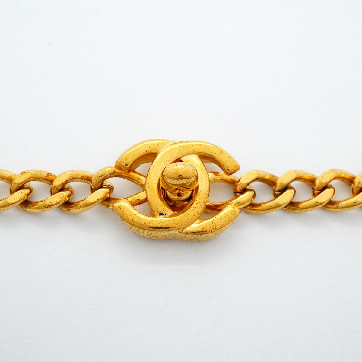 Chanel Necklace Vintage CC Logo Turnlock Gold Plated — view 4