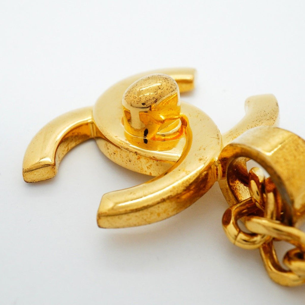 Chanel Necklace Vintage CC Logo Turnlock Gold Plated — view 7