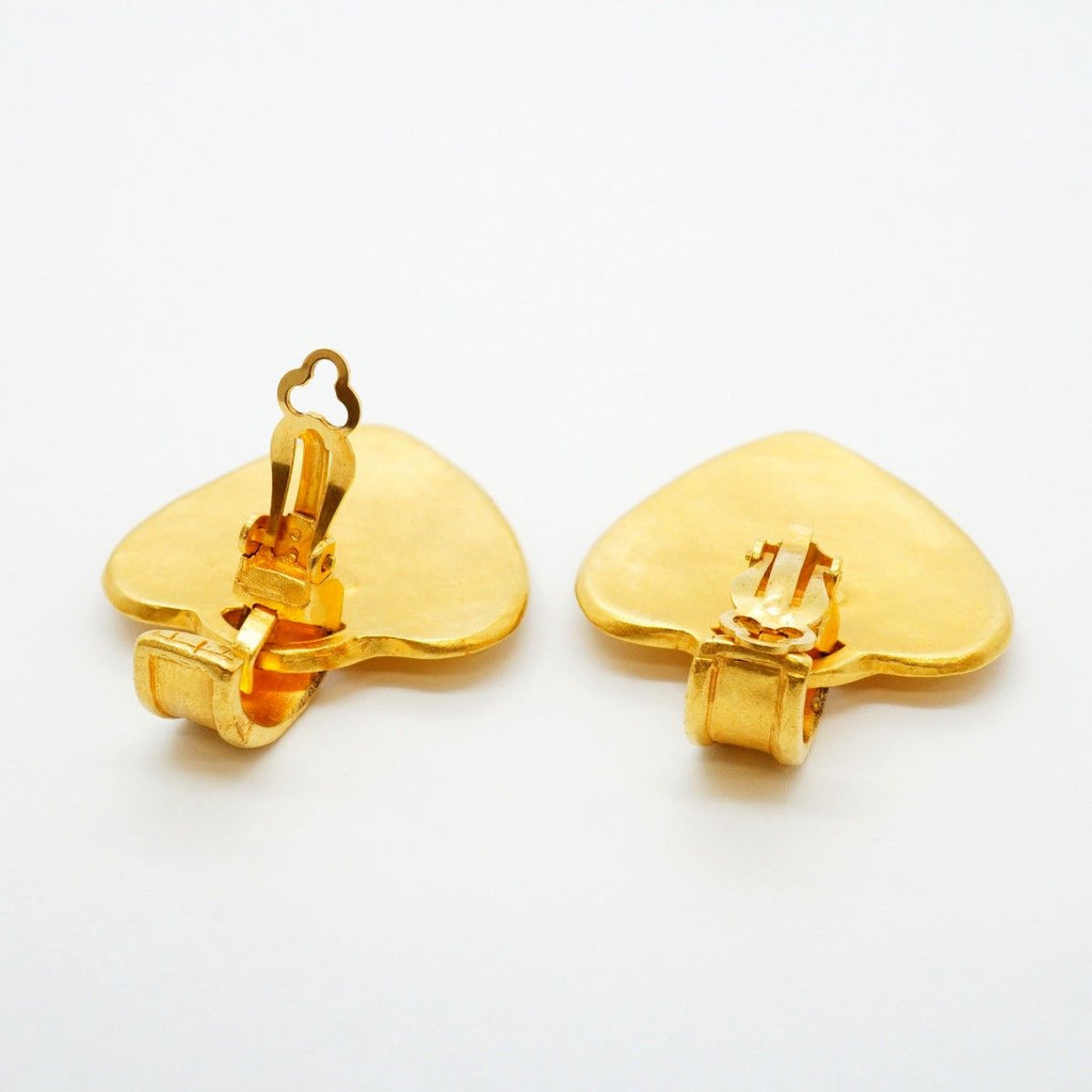 Chanel Earrings Vintage CC Logo Heart Motif Gold Plated — view 3