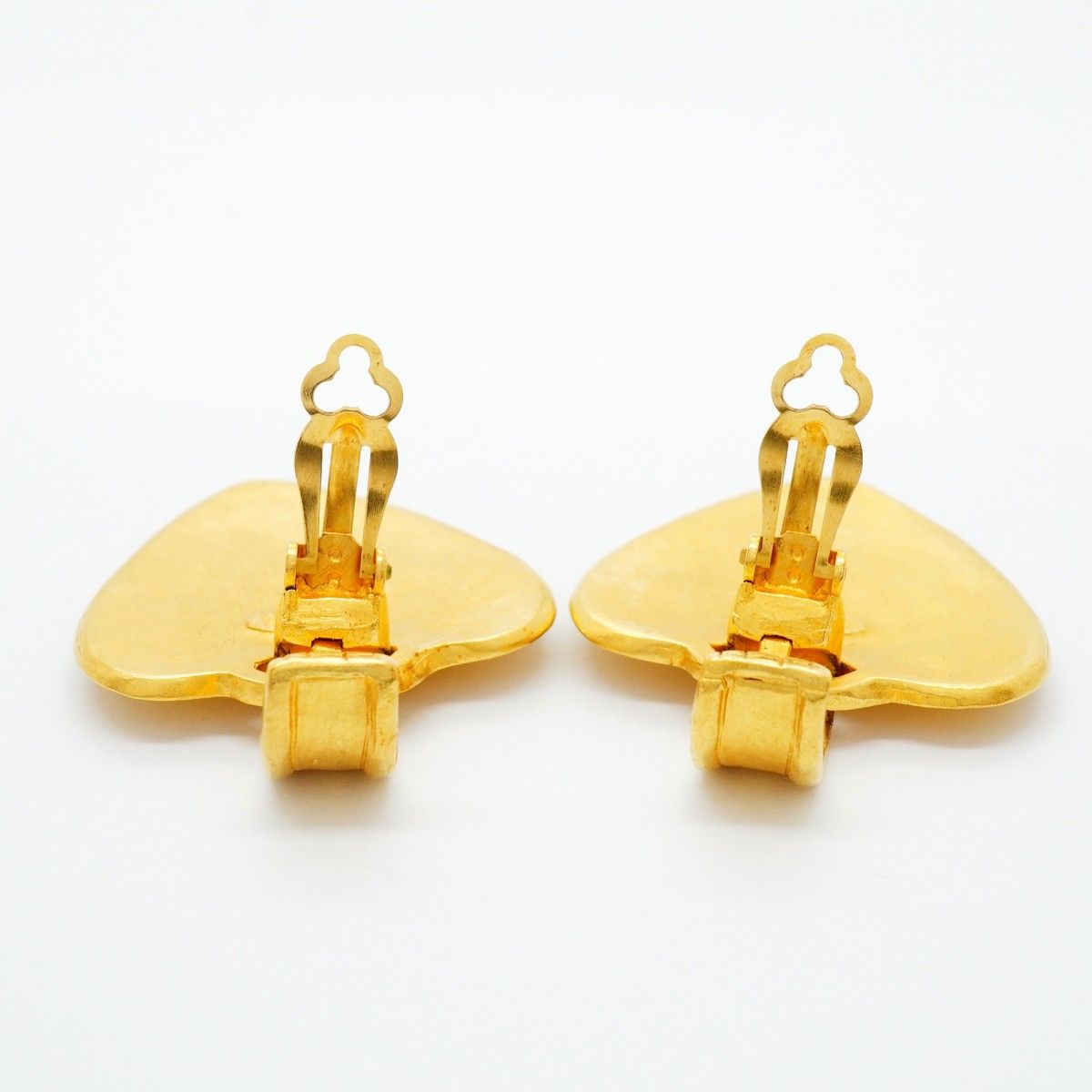 Chanel Earrings Vintage CC Logo Heart Motif Gold Plated — view 7