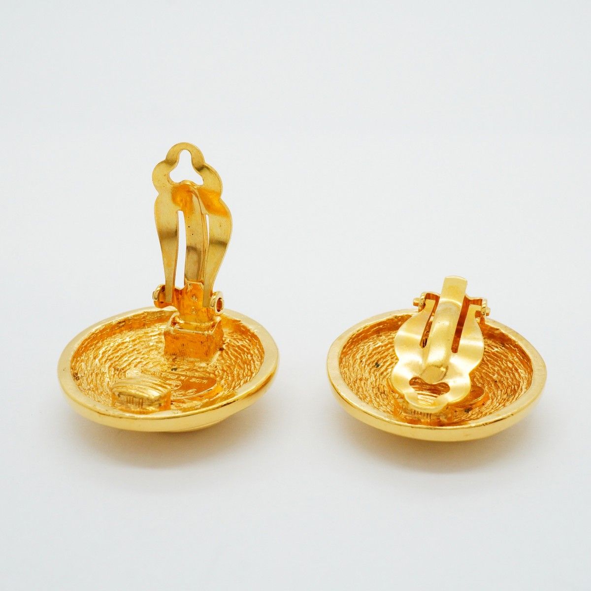 Chanel Earrings Vintage CC Logo Quilted Round — view 3