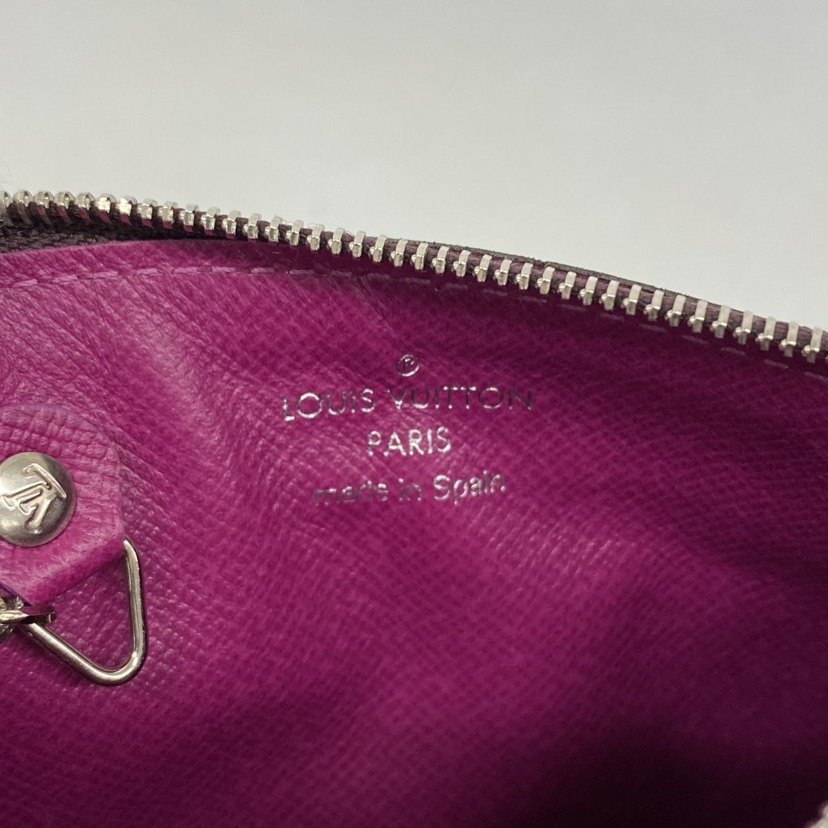 Louis Vuitton Coin Case Epi Pochette Cles NM Cassis — view 4