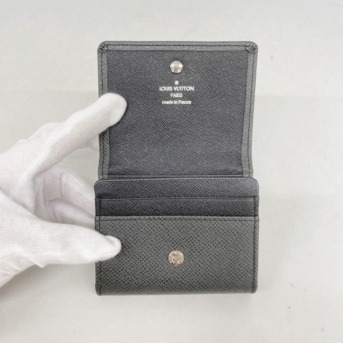Louis Vuitton Coin Case Taiga Porte-Monnaie Sergei Ardoise — view 3