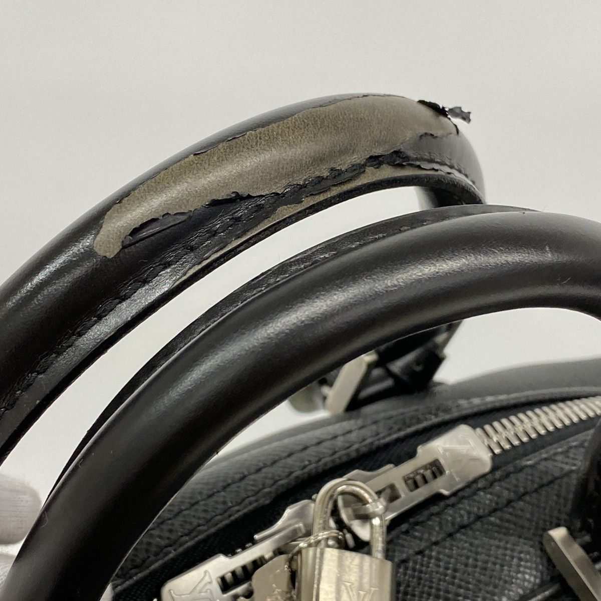 Louis Vuitton Boston Bag Taiga Kendall GM Ardoise — view 8