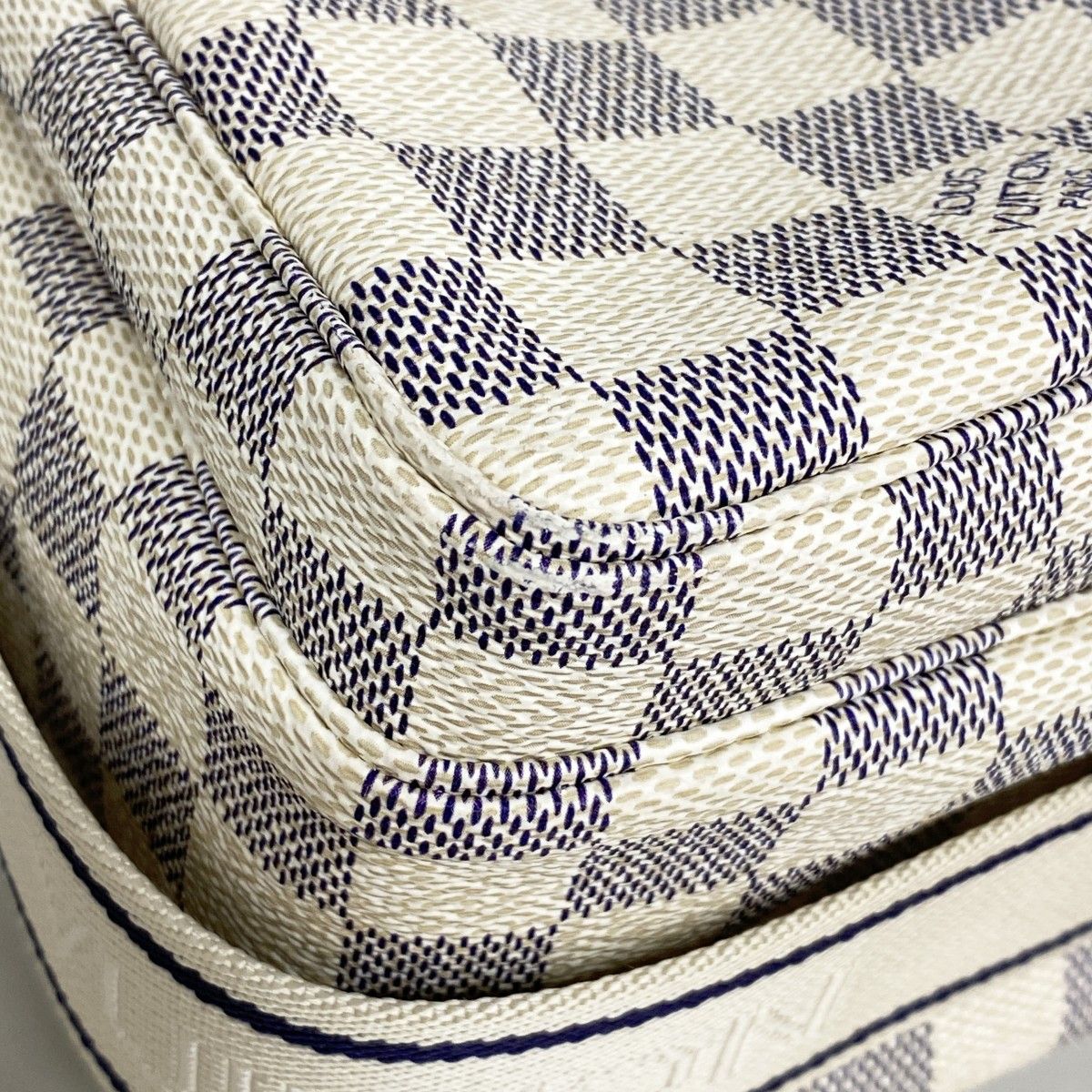 Louis Vuitton Shoulder Bag Damier Azur Naviglio White — view 7