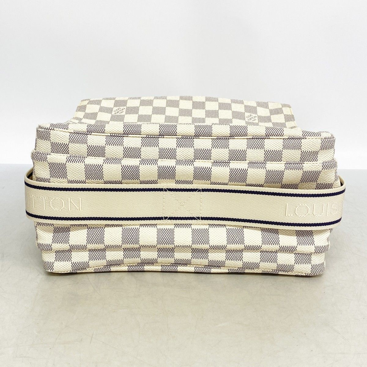 Louis Vuitton Shoulder Bag Damier Azur Naviglio White — view 3