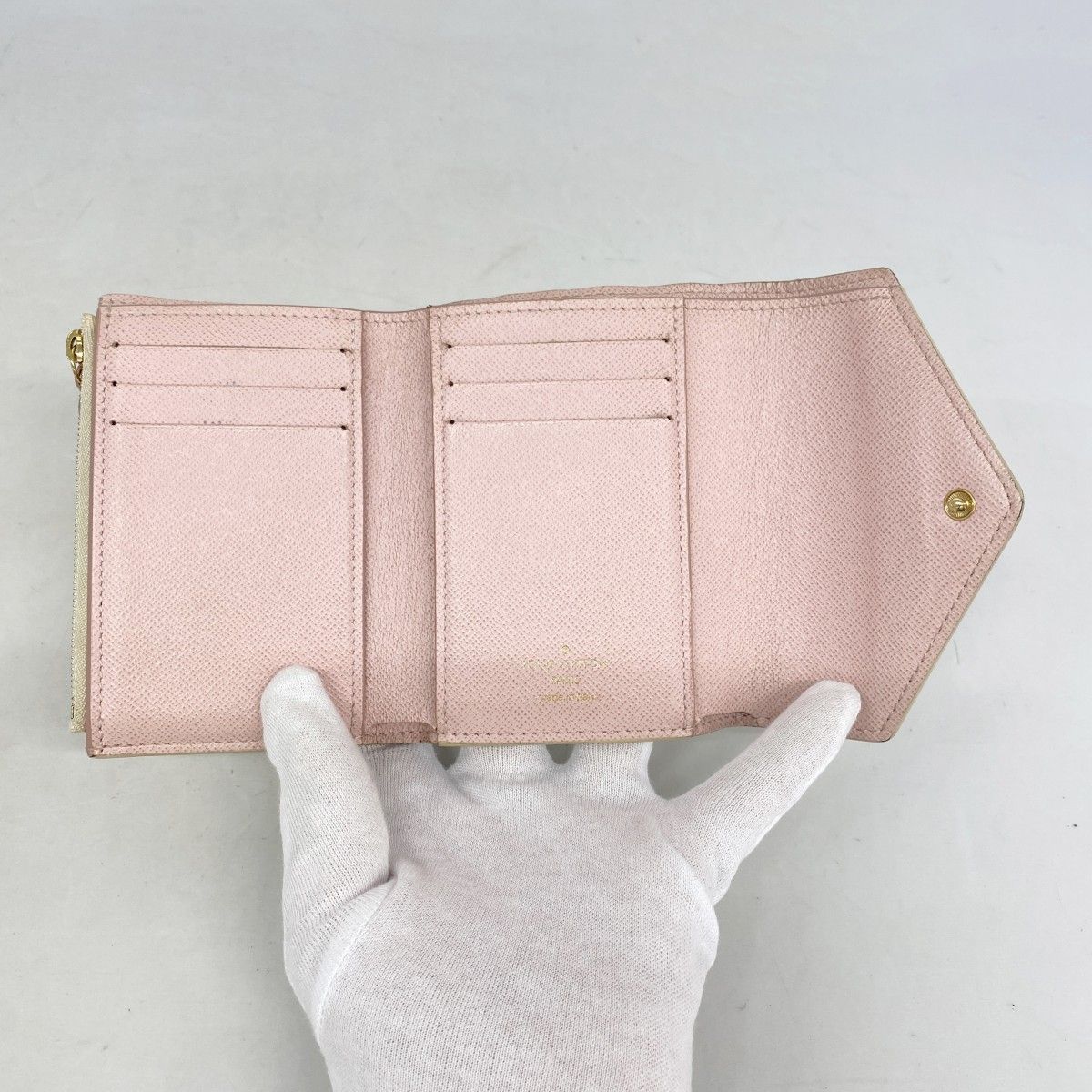 Louis Vuitton Trifold Wallet Damier Azur Portefeuille Victorine White Rosevaleri — view 3