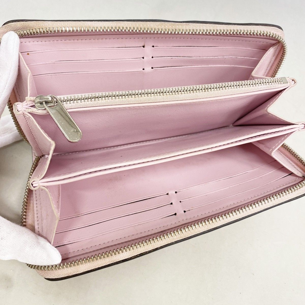 Louis Vuitton Wallet Mahina Zippy Magnolia — view 3