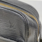 Louis Vuitton Shoulder Bag Epi Danube Noir — view 7