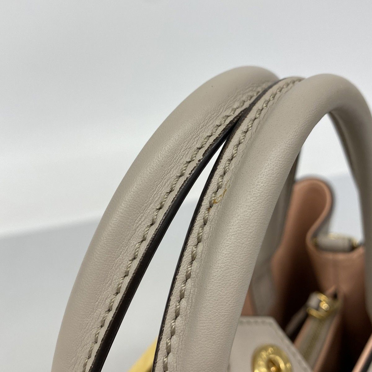 Fendi Handbag Leather Beige Gold — view 9