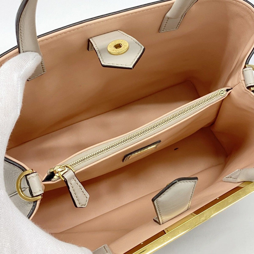 Fendi Handbag Leather Beige Gold — view 4