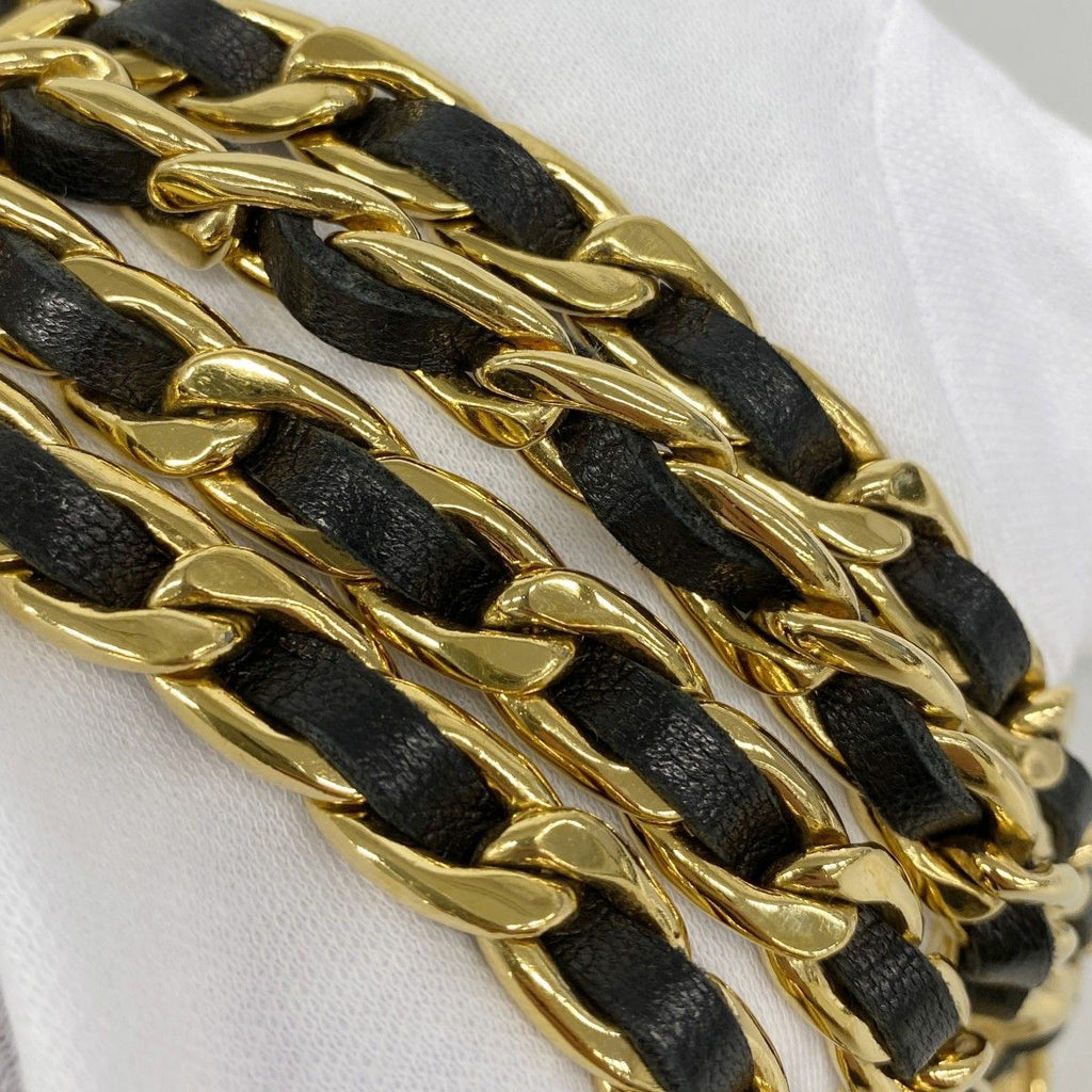 Chanel Belt Black Gold — view 3