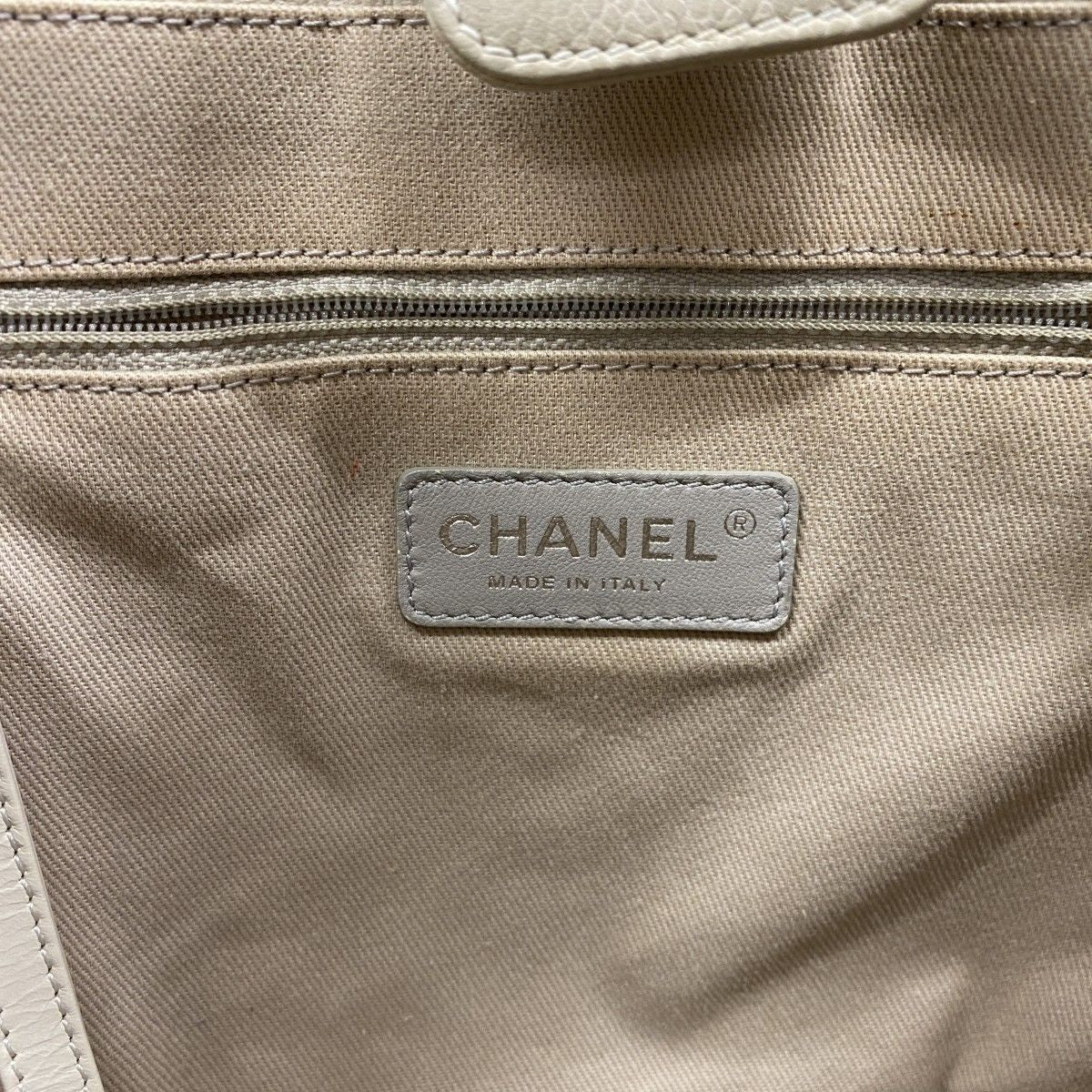 Chanel Chain Tote Deauville Leather Ivory Silver — view 5