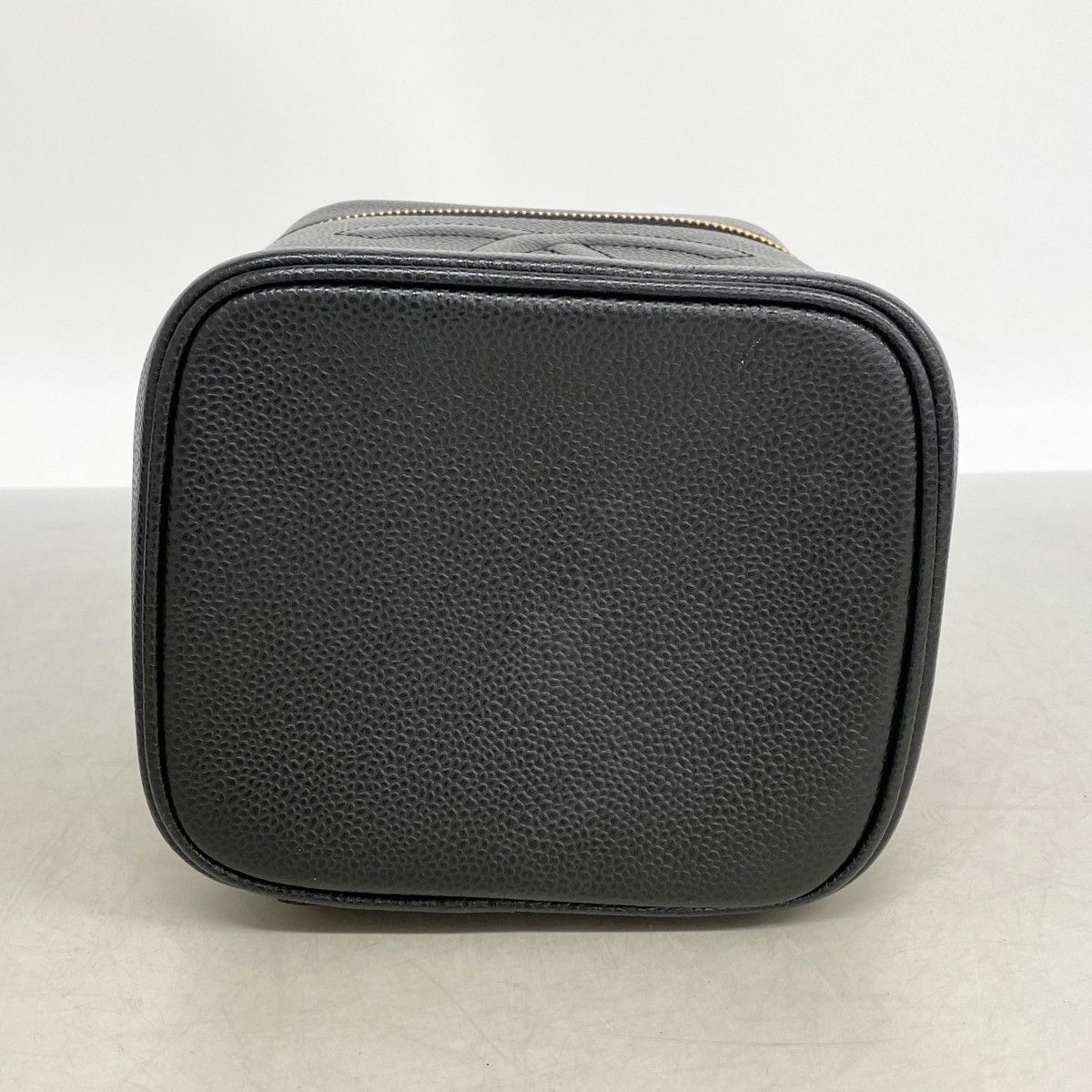 Chanel Vanity Bag Caviar Leather Black Gold — view 3