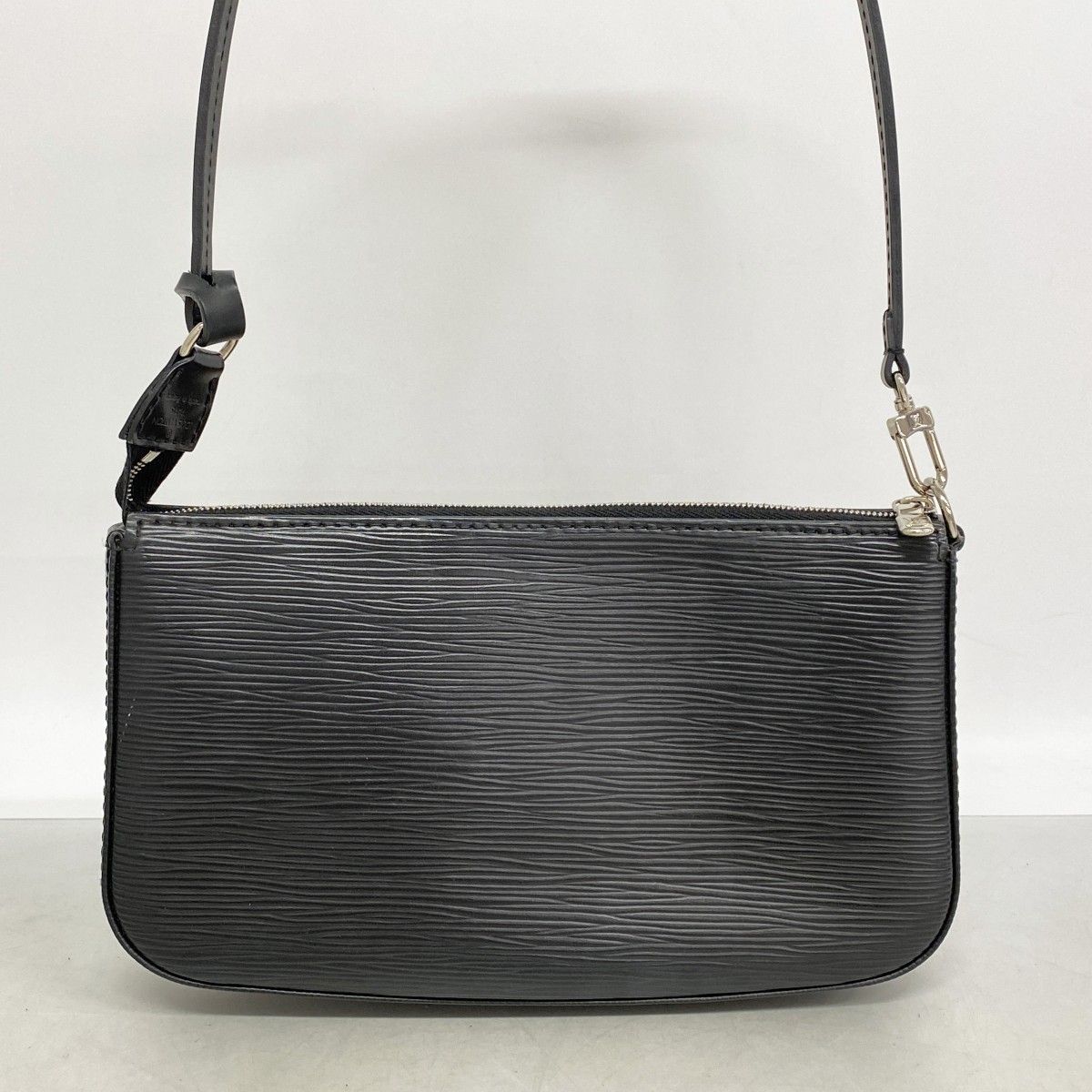 Louis Vuitton Pouch Epi Pochette Noir — view 9