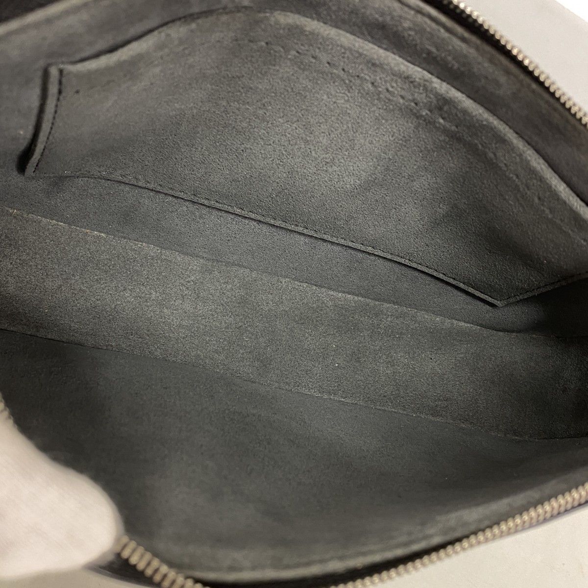 Louis Vuitton Pouch Epi Pochette Noir — view 4