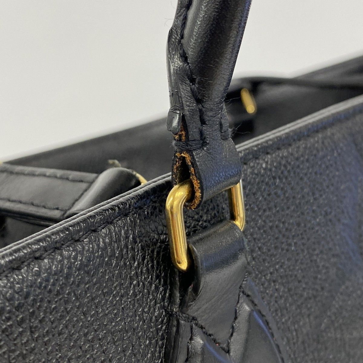 Louis Vuitton Tote Monogram Empreinte On The Go GM Noir 2-Way — view 8
