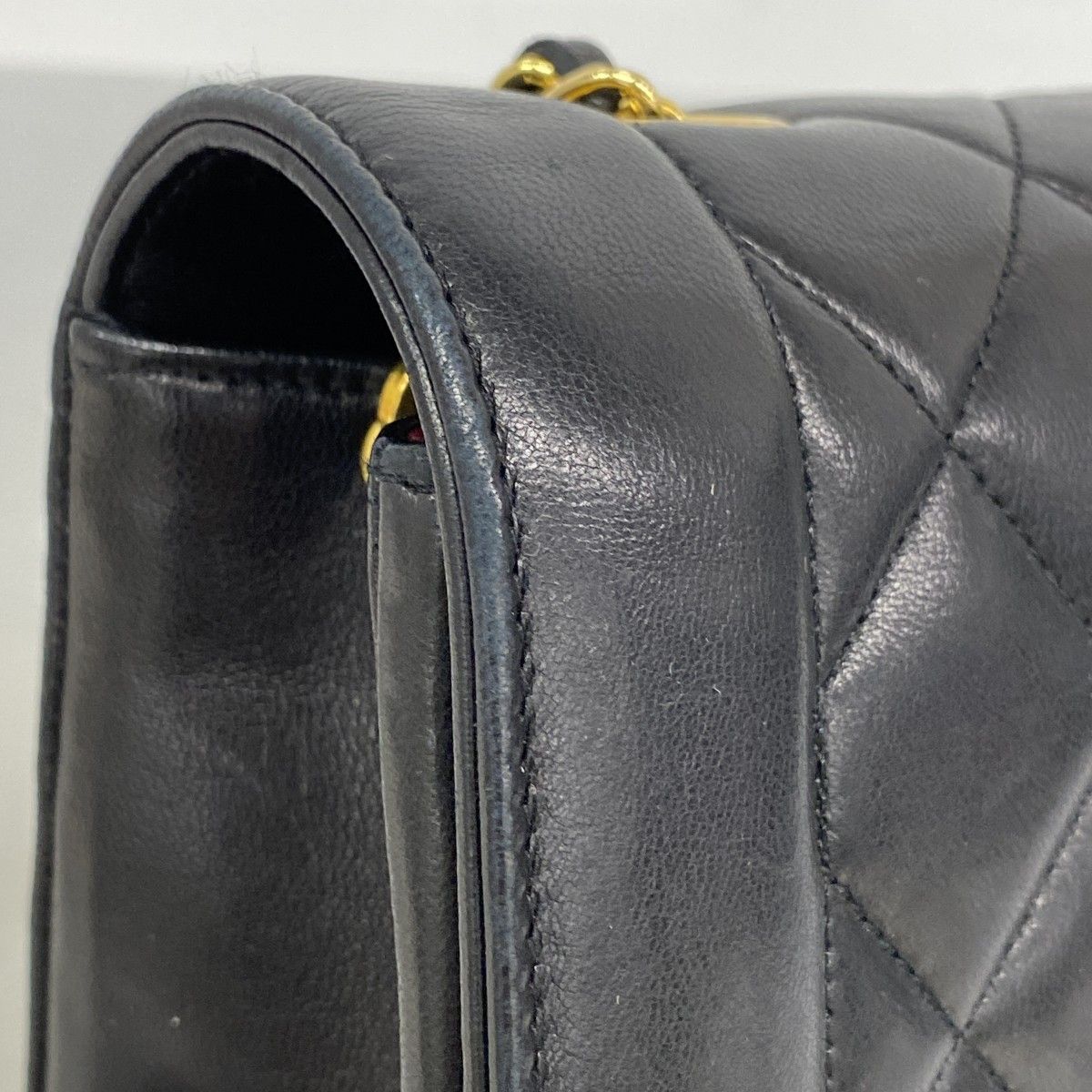 Chanel Shoulder Bag Diana Lambskin Black Gold — view 7