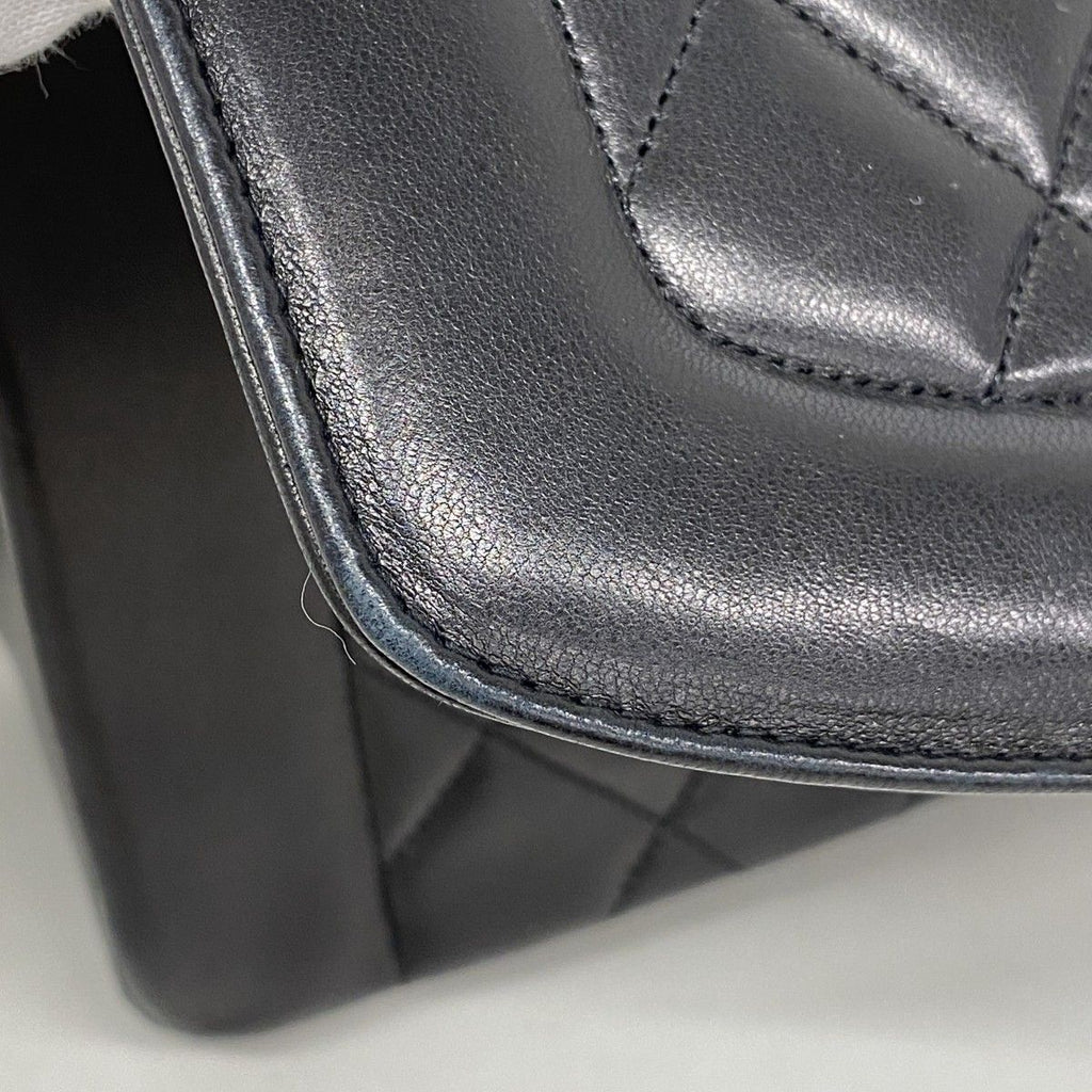 Chanel Shoulder Bag Diana Lambskin Black Gold — view 6