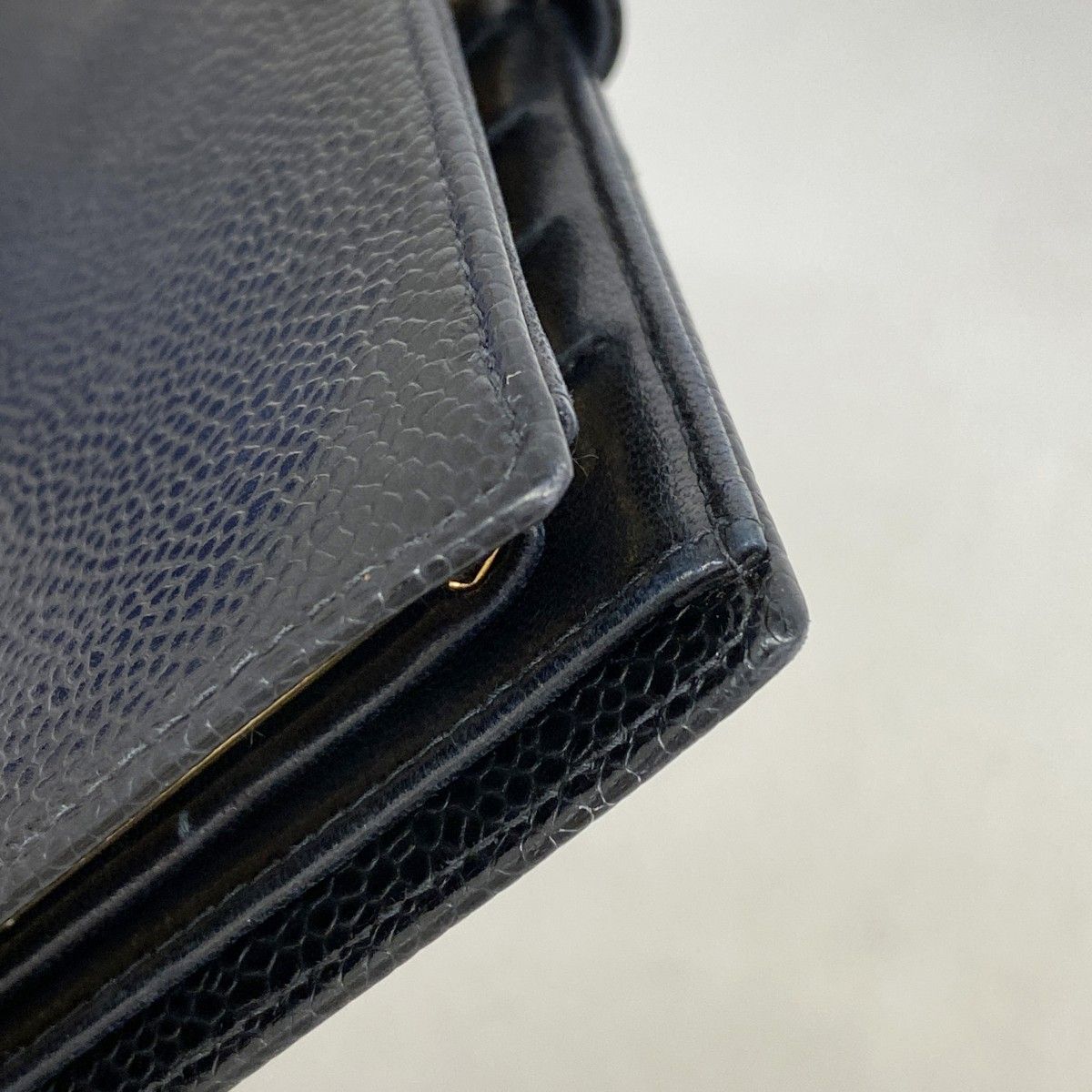 Chanel Wallet Caviar Leather Black Gold — view 5