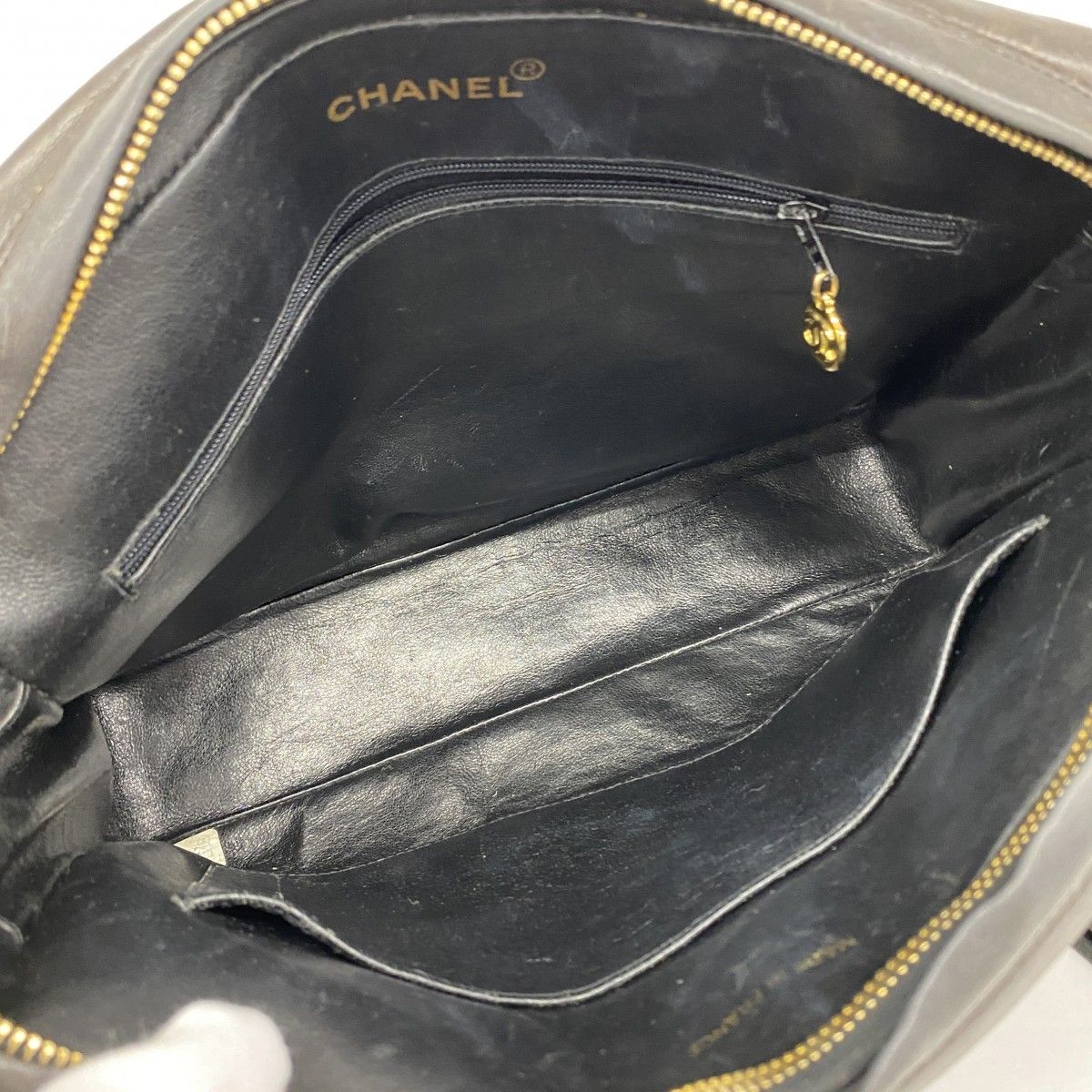 Chanel Shoulder Bag Quilted Lambskin Black Gold — view 4